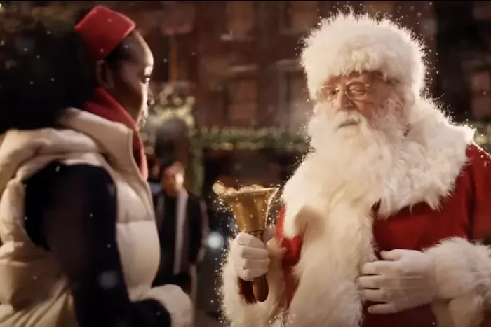 Скрыншот: кліп Mariah Carey — All I Want for Christmas Is You