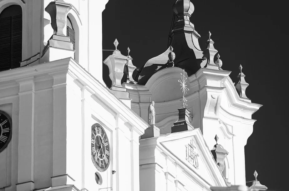 Кафедральны сабор Святога Ксаверыя, на якім усталяваны найстарэйшы з дзейных у Еўропе вежавы гадзіннік. Фота Shutterstock.com, by V_Sot_Visual_Content.