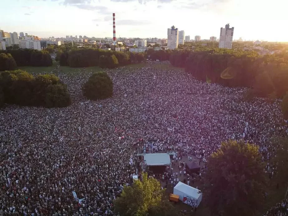 Мітынг у падтрымку Ціханоўскай у парку Дружбы Народаў 30 ліпеня сабраў амаль 70 тысяч чалавек.