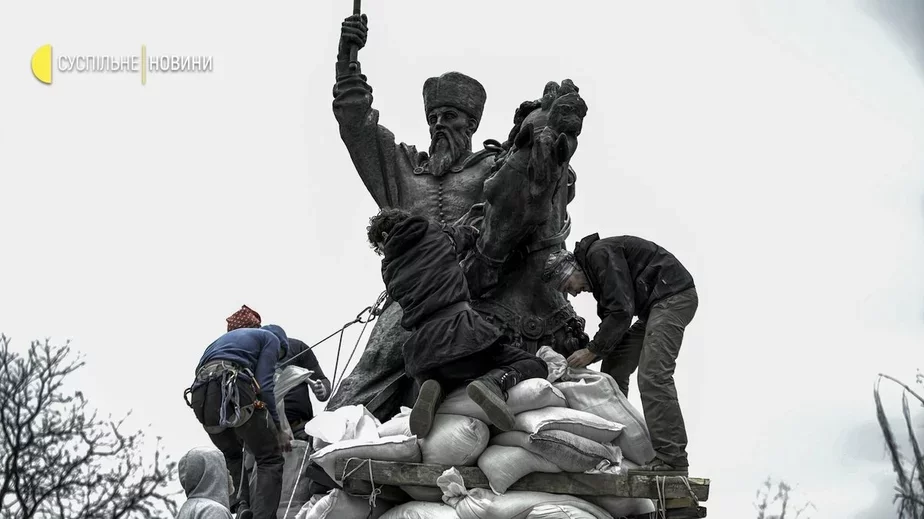 Памятник гетману Петру Конашевичу-Сагайдачному