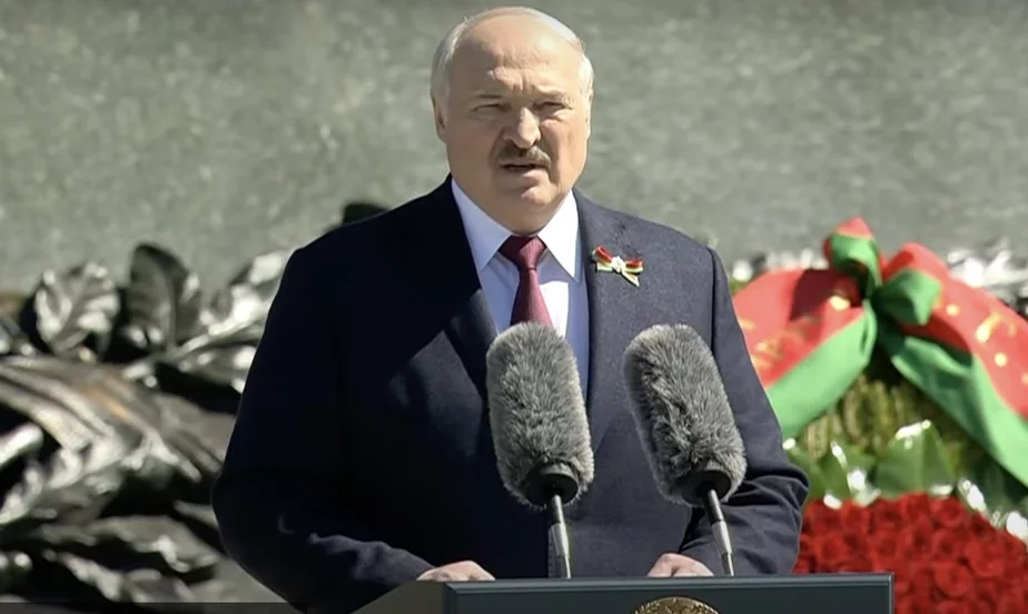 Аляксандр Лукашэнка 9 мая 2022 года. Скрыншот з відэа.