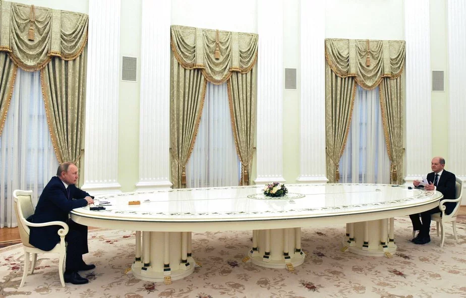 Президент России Владимир Путин и канцлер Германии Олаф Шольц во время переговоров в Кремле 15 февраля 2022 г. Фото: Kremlin Pool Photo/AP