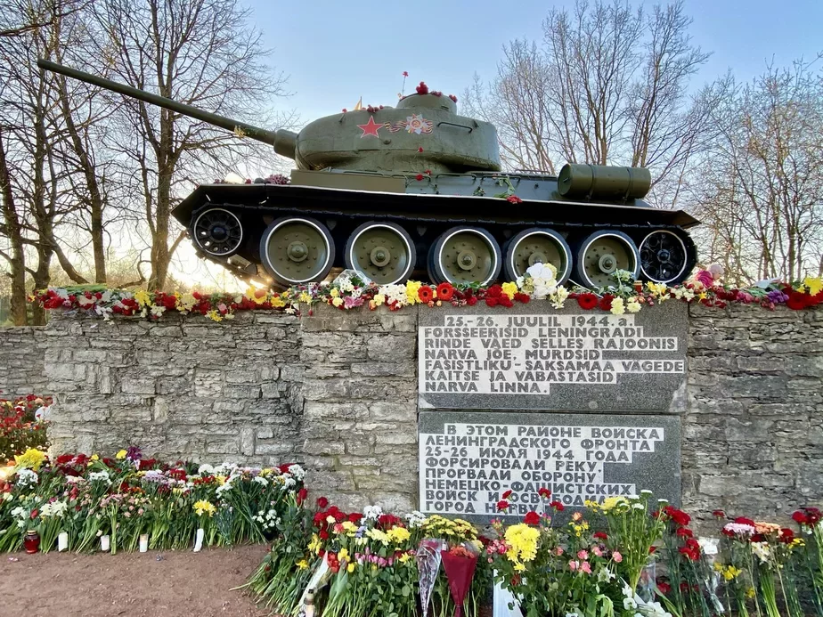Pomnik-tank u Narvie. Fota: Ilja Smirnov / Põhjarannik