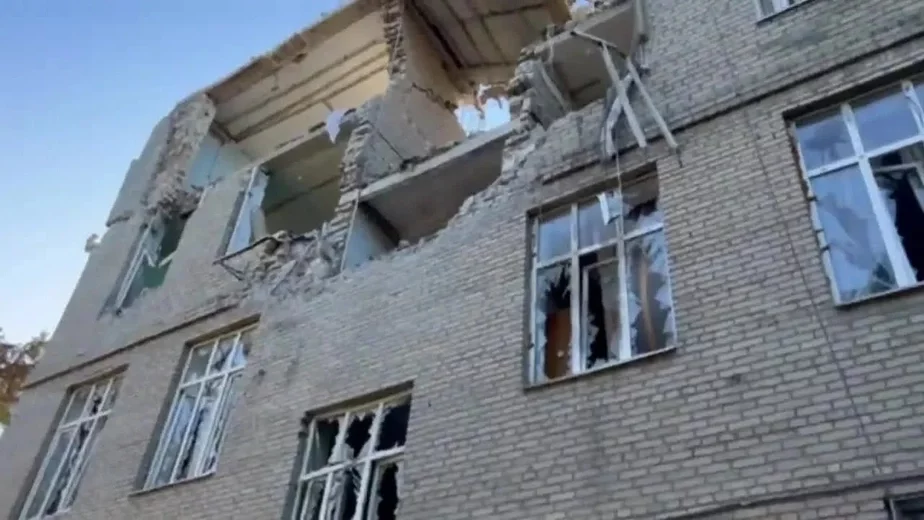 Здание оккупационной администрации Херсона после удара украинской артиллерии