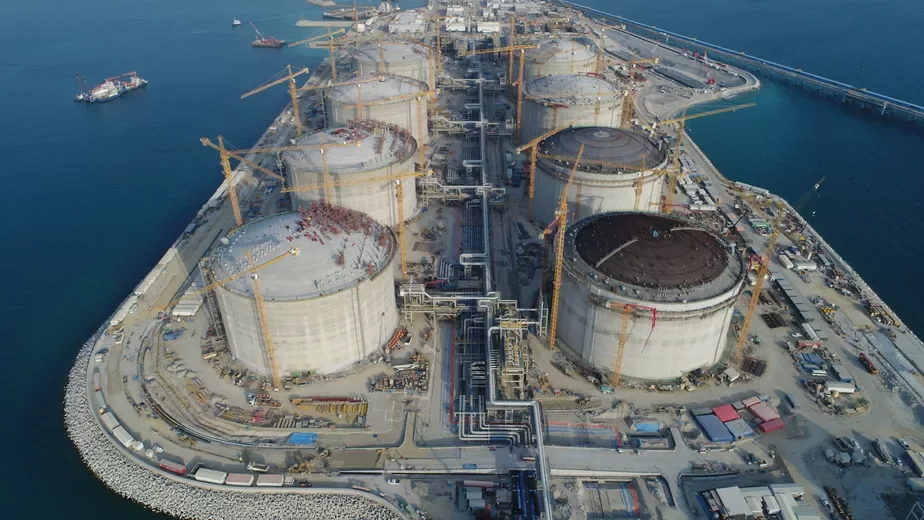 Нефтеперерабатывающий завод Аль-Зур в Кувейте. Фото: Kipic