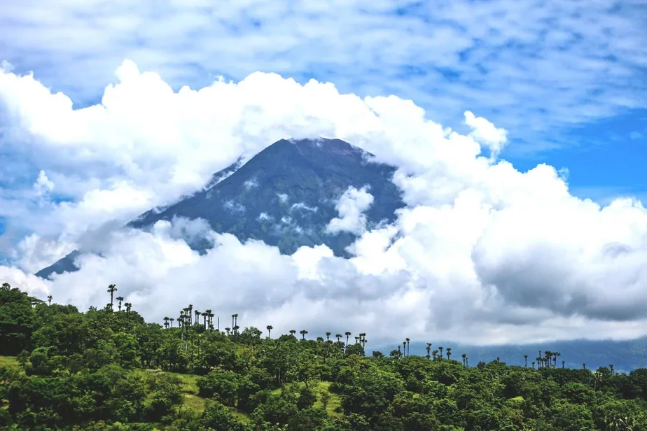 Гора Агунг, Индонезия. Фото: wikipedia