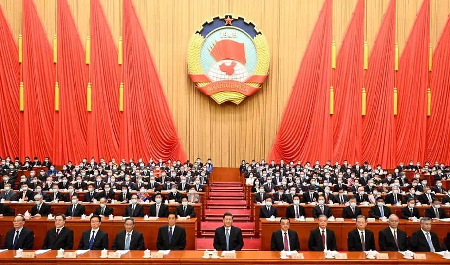 Си Цзиньпин в центре коммунистического руководства Китая. Фото: Синьхуа