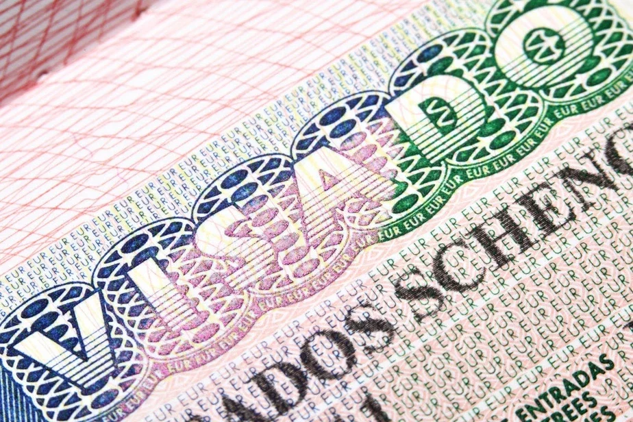 Шенгенская виза, выданная Испанией. Фото иллюстративное